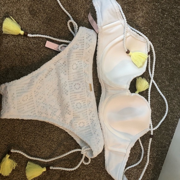 Victoria’s Secret Swimsuit - Picture 7 of 8